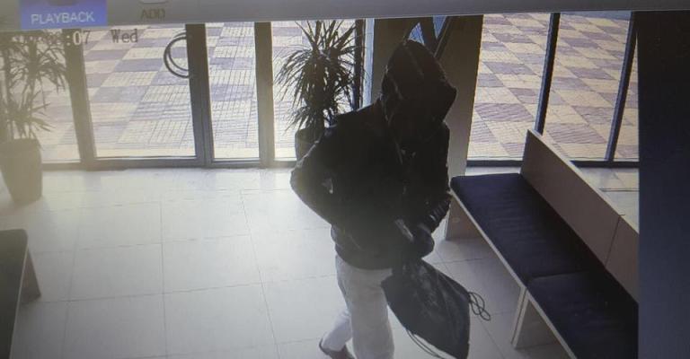 سطو مسلح جديد على فرع أحد البنوك في الوحدات سطو مسلح جديد على فرع أحد البنوك في الوحدات