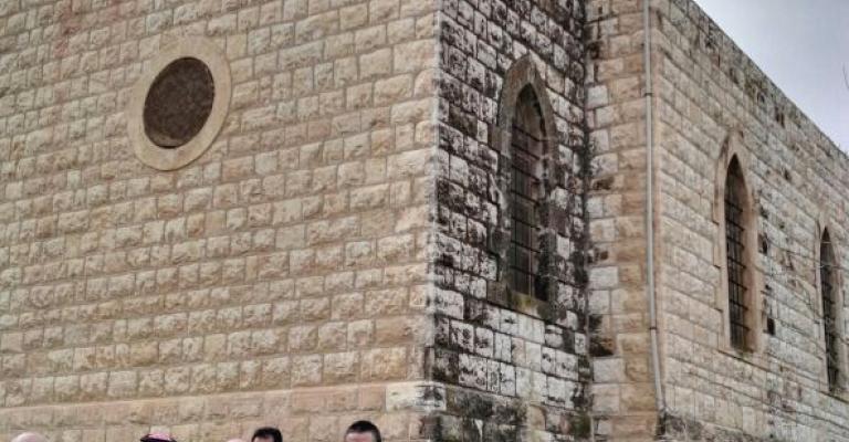 لاجئون يؤكد للمطران براوننغ تمسكهم بحق العودة وعروبة القدس