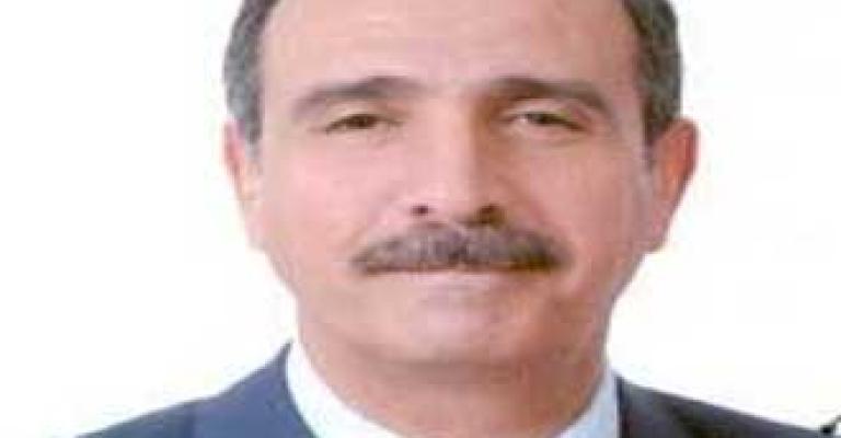 رئيس ديوان سابق يدعو لتحميل السوريين في قلّابات ورميهم خارح الحدود