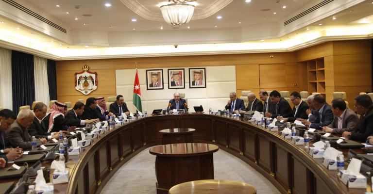 الملقي يعد بإعفاء مستلزمات القطاع الزراعي من ضريبة الملقي يعد بإعفاء مستلزمات القطاع الزراعي من ضريبة