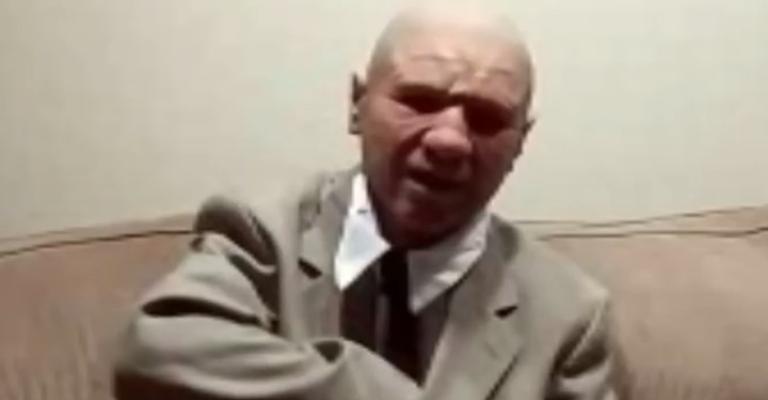 رجل يزعم أنه سافر عبر الزمن ودليله صور من 2118 (شاهد) رجل يزعم أنه سافر عبر الزمن ودليله صور من 2118 (شاهد)