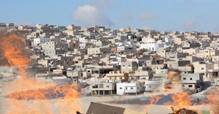 مكرهة صحية بمخيم الحصن بعد تقليص عدد عمال الوطن (صور) مكرهة صحية بمخيم الحصن بعد تقليص عدد عمال الوطن (صور)