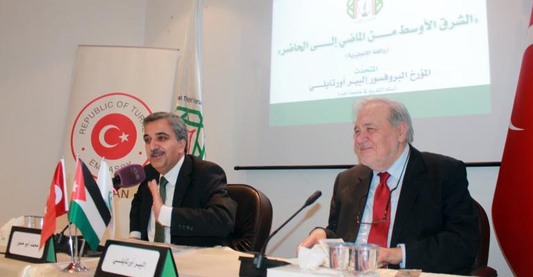 د. أبوحمور: نتطلع إلى مزيد من التبادل التجاري والاستثمارات مع تركيا د. أبوحمور: نتطلع إلى مزيد من التبادل التجاري والاستثمارات مع تركيا