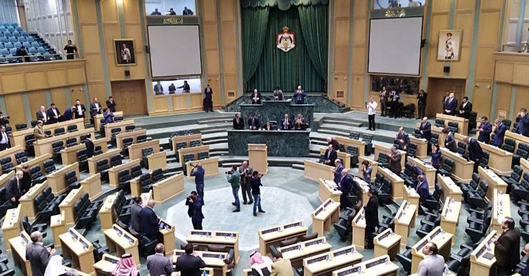 النواب يعيد قانونين للأعيان ويبدأ مناقشة المعدل لنقابة المعلمين النواب يعيد قانونين للأعيان ويبدأ مناقشة المعدل لنقابة المعلمين