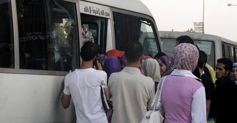 المرأة والمواصلات العامة..قصة معاناة يومية