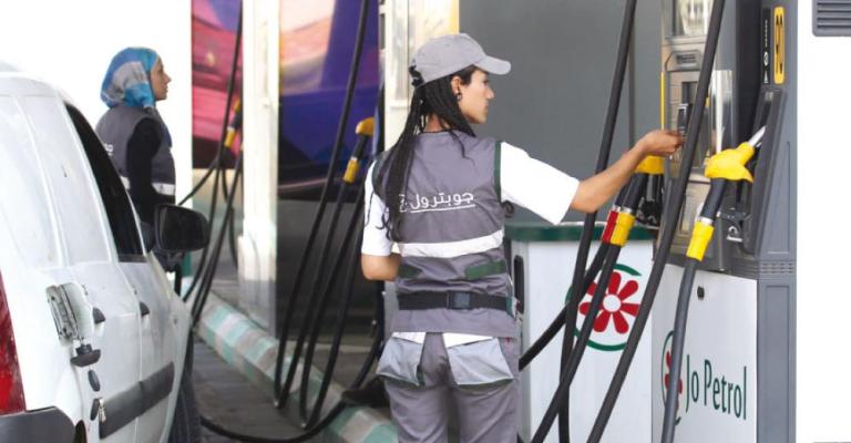 تحليل: المواطن الأردني يدفع 40 قرشا زيادة على كل لتر (بنزين 90)