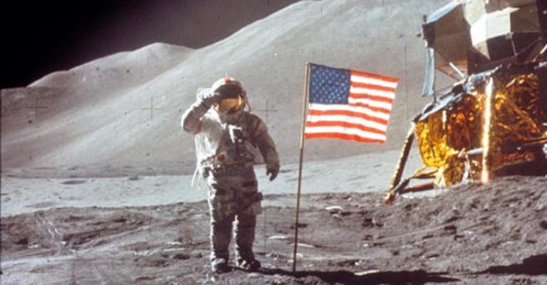 لماذا لم يزر أحد القمر منذ أكثر من 45 سنة؟