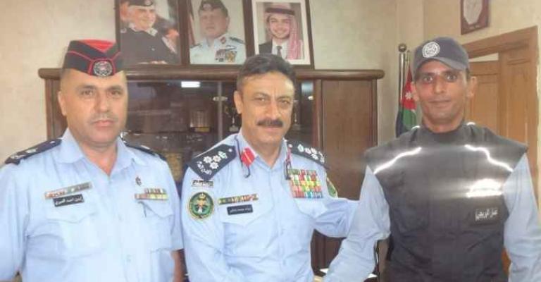 النائب القرامسة يطالب وزير الداخلية بالاعتذار عن تكريم الحمود لرقيب السير النائب القرامسة يطالب وزير الداخلية بالاعتذار عن تكريم الحمود لرقيب السير