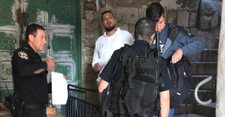 منع موظفين من دخول المسجد الأقصى منع موظفين من دخول المسجد الأقصى