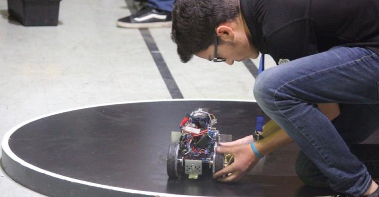 اختتام فعاليات البطولة الوطنية للروبوت في مركز اليوبيل للتميز التربوي