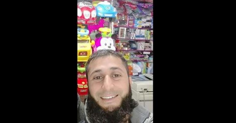 "أسيد" رحل قبل أن يرى طفلته .. شاهد جنازته المهيبة - فيديو
