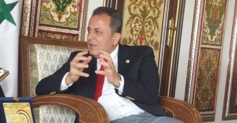 علوش يستغرب منح تسهيلات العمل الأخيرة للسوريين في الأردن علوش يستغرب منح تسهيلات العمل الأخيرة للسوريين في الأردن