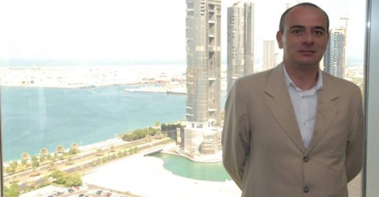 عائلة الصحفي النجار تجمع أموال غرامته