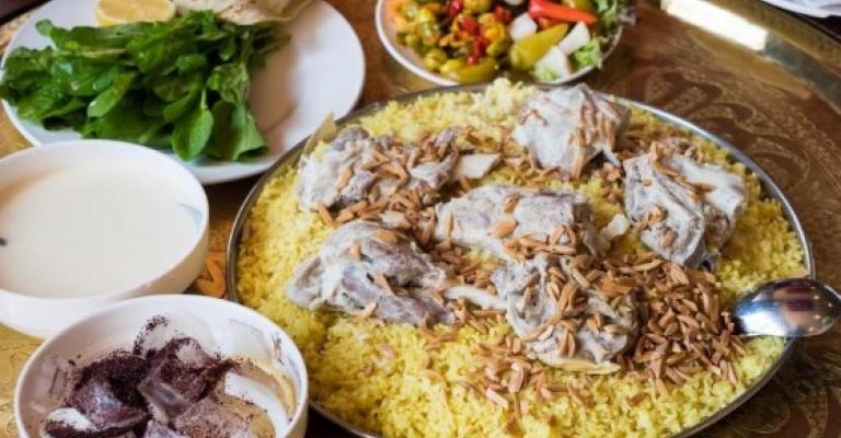 «المنسف» ضيف قناة الكأس القطرية بعد فوز النشامى (فيديو)