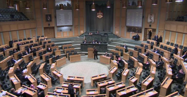 مذكرتان نيابيتان للمطالبة باعفاء قروض المزارعين واعادة تشغيل المتفاعدين العسكرين