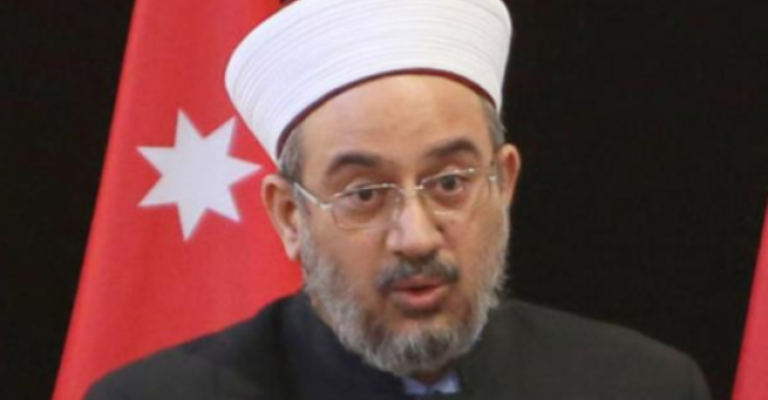 وزير الاوقاف: اسرائيل تلعب بالنار