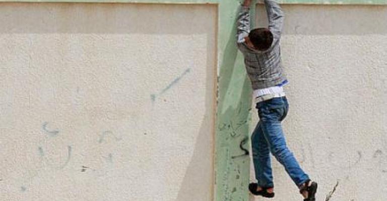 التسرب المدرسي يهدد مستقبل الأطفال اللاجئين التسرب المدرسي يهدد مستقبل الأطفال اللاجئين