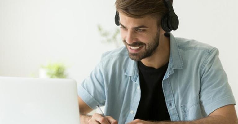 كيف تجري مقابلة مثالية عبر سكايب؟