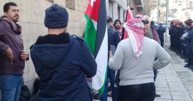 تعثر حكومي في اولى لقاءات الباحثين عن العمل تعثر حكومي في اولى لقاءات الباحثين عن العمل