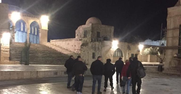 الاحتلال يعيد فتح بوابات الأقصى بعد يوم من الاعتداءات (صور) الاحتلال يعيد فتح بوابات الأقصى بعد يوم من الاعتداءات (صور)