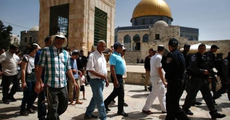 150 مستوطنا يجددون اقتحام الأقصى 150 مستوطنا يجددون اقتحام الأقصى