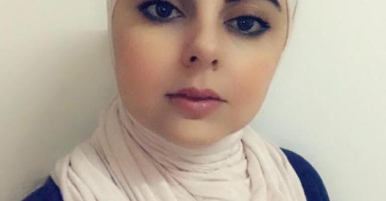 لاجىء ليس معلم شاورما وحلويات