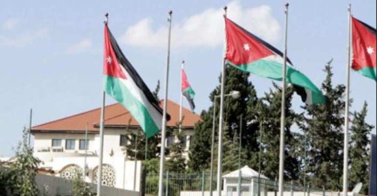 مجلس الوزراء يعفي السيارات السورية من غرامات ورسوم الترخيص مجلس الوزراء يعفي السيارات السورية من غرامات ورسوم الترخيص