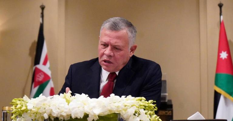 ما الذي يبقي الملك مستيقظًا في الليل؟ ما الذي يبقي الملك مستيقظًا في الليل؟