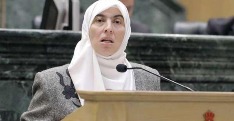 طهبوب تطالب بطرح الثقة بالوزيرة زواتي.. واسقاط الحكومة قبل نهاية الدورة العادية