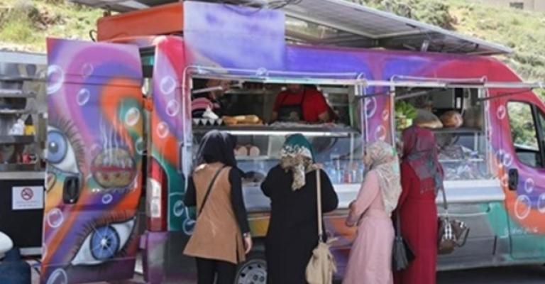 ترخيص 35 عربة بيع طعام على 19 موقعا ترخيص 35 عربة بيع طعام على 19 موقعا