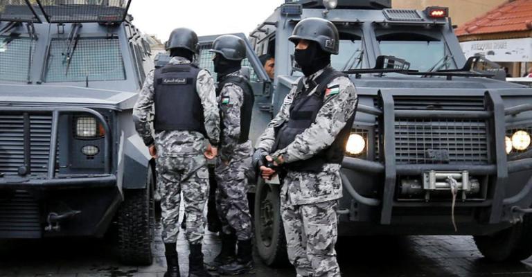 القبض على 8 من كبار تجار ومروجي المخدرات في البادية الشمالية