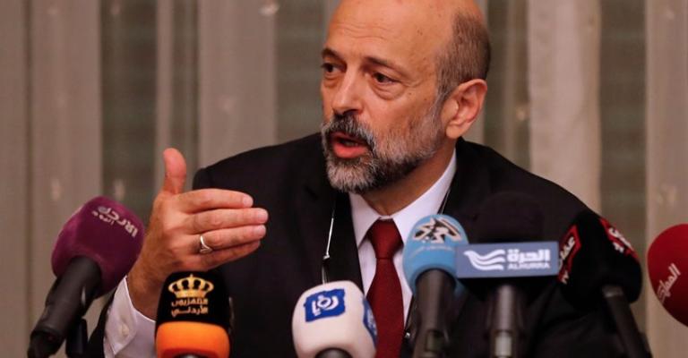 "شموع الرزاز" هل تضيء مستقبل الأردنيين؟ "شموع الرزاز" هل تضيء مستقبل الأردنيين؟