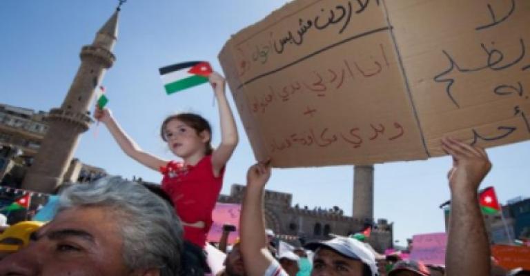 اقتصاديون يشككون باجراءات الحكومة اقتصاديون يشككون باجراءات الحكومة