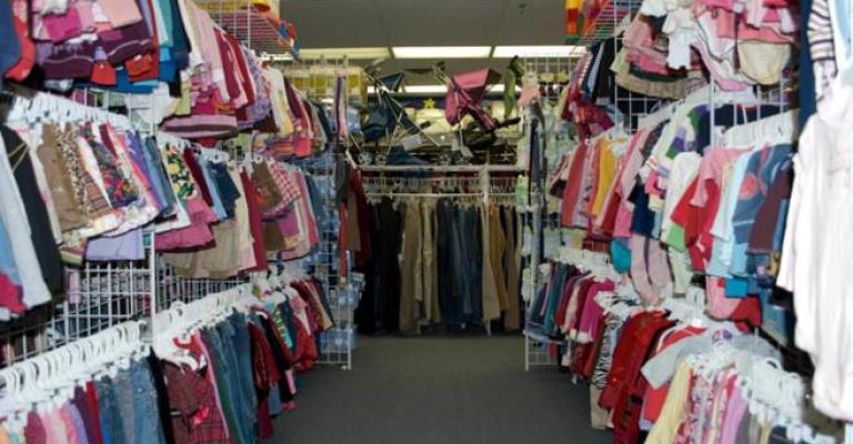 أسعار ملابس العيد أقل 15% مقارنة مع الموسم الماضي أسعار ملابس العيد أقل 15% مقارنة مع الموسم الماضي