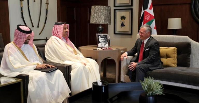 الملك يستقبل خالد العطية.. وتوقيع اتفاقيات عسكرية