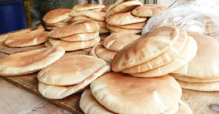 الدخل: صرف دعم الخبز لـ140 ألف أسرة الدخل: صرف دعم الخبز لـ140 ألف أسرة