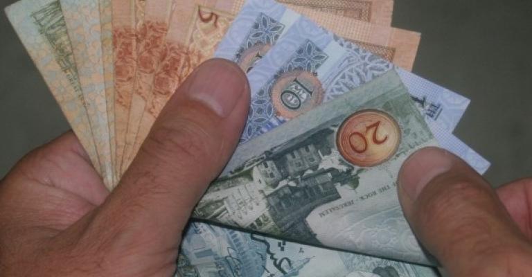 «تفاهمات» لتأجيل الاقساط المستحقة للبنوك على المواطنين خلال شهر رمضان