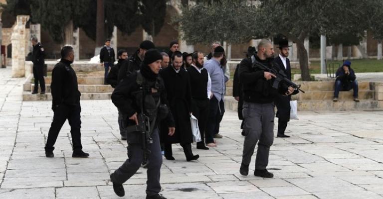 اقتحامات مكثفة للأقصى والاحتلال يغلق المسجد الإبراهيمي بالخليل