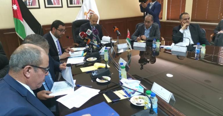 الحكومة تعلن تخفيض أسعار 81 سلعة غذائية خلال رمضان الحكومة تعلن تخفيض أسعار 81 سلعة غذائية خلال رمضان