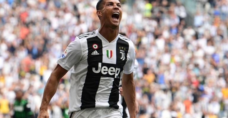 رونالدو يُوقع على هدفه الـ600 ويتفوق على ميسي رونالدو يُوقع على هدفه الـ600 ويتفوق على ميسي