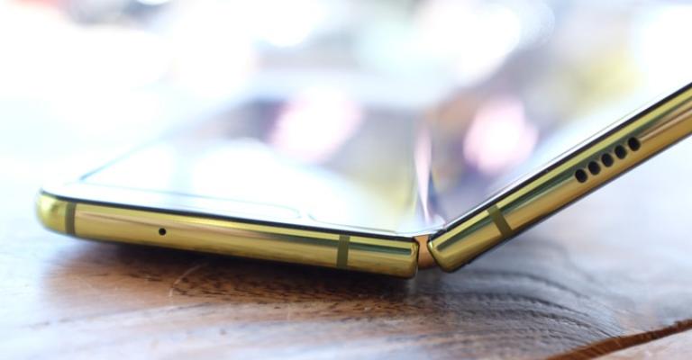 هل يعدّ هاتف سامسونغ فولد فألا سيئا على الهواتف القابلة للطي؟ هل يعدّ هاتف سامسونغ فولد فألا سيئا على الهواتف القابلة للطي؟