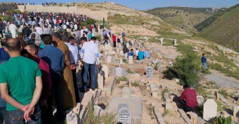 تشييع جثامين الأطفال الستة في بلدة كفر عوان تشييع جثامين الأطفال الستة في بلدة كفر عوان