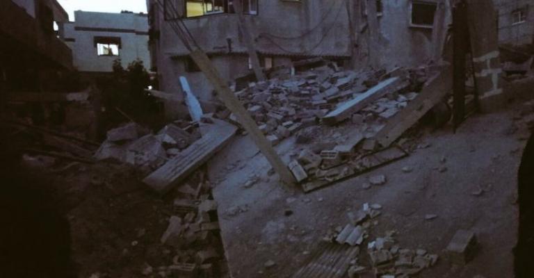 الاحتلال يواصل عدوانه على غزة.. والمقاومة الفلسطينية ترد (صور) الاحتلال يواصل عدوانه على غزة.. والمقاومة الفلسطينية ترد (صور)