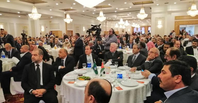 رؤساء حكومات ووزراء سابقون على مائدة الإخوان رؤساء حكومات ووزراء سابقون على مائدة الإخوان