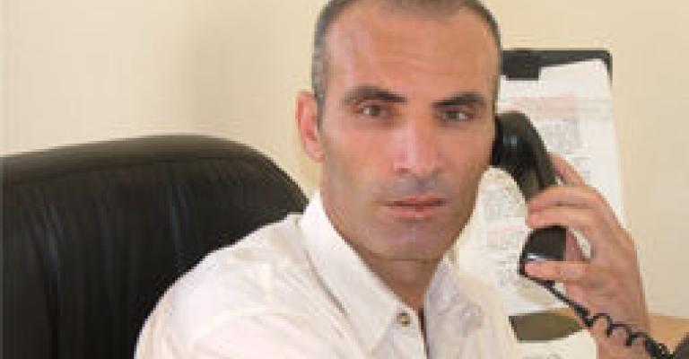 عائلات فلسطينية تتبنى الأسرى الأردنيين في إسرائيل عائلات فلسطينية تتبنى الأسرى الأردنيين في إسرائيل