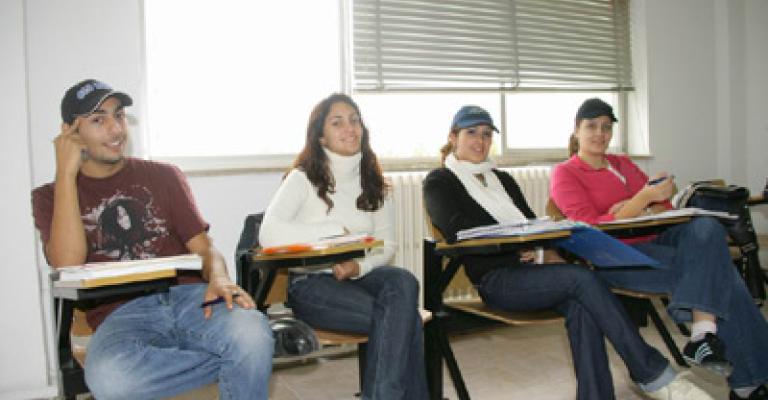 ديوان الخدمة يحذر من ازدحام الطلبة على تخصصات لا سوق لها ديوان الخدمة يحذر من ازدحام الطلبة على تخصصات لا سوق لها