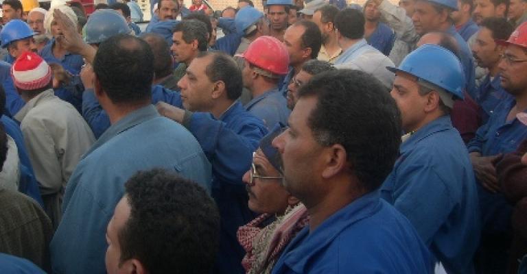 عمال المياومة مستمرين في اضرابهم ووزير الزراعة يشكك بالاضراب