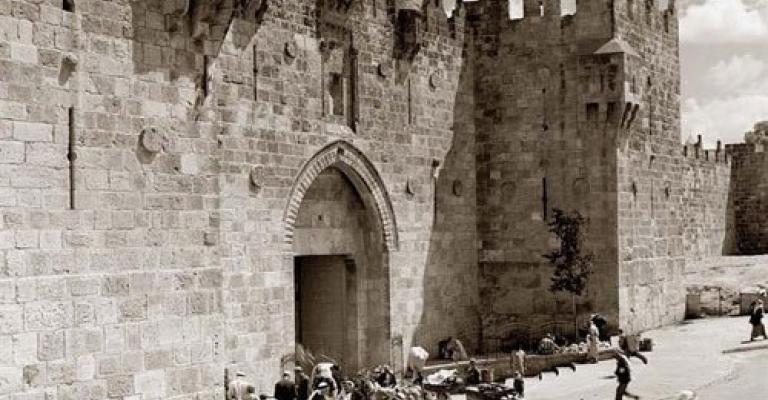 حكايات باب العامود : الحكاية الثامنة : الباب حكايات باب العامود : الحكاية الثامنة : الباب