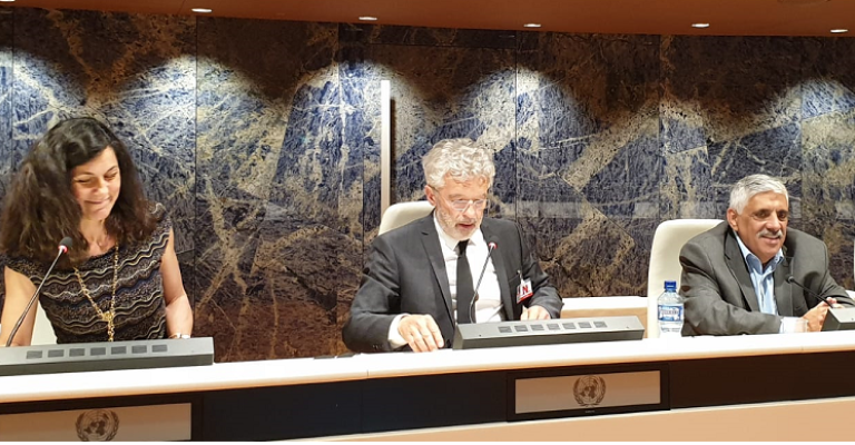 داود كتاب مع مدير IMS جاسبار هوليبرغ وبربرا ترينفي مديرة معهد الصحافة