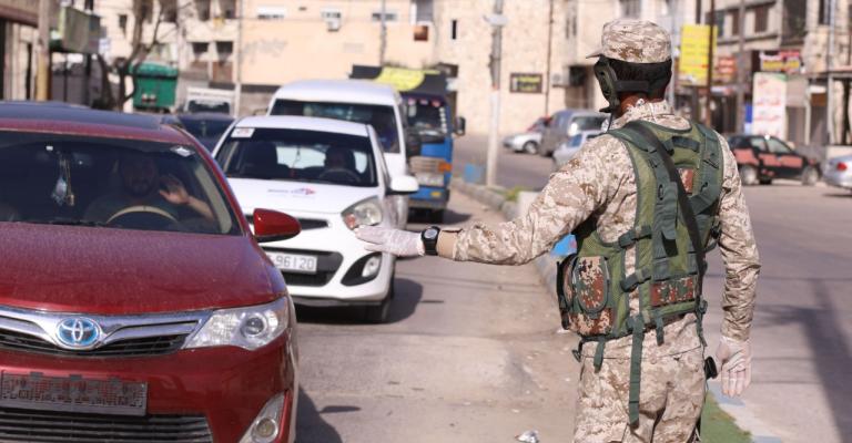 نقابة الألبسة تطالب بالسماح للتجار بالوصول لمحالهم عبر السجل التجاري
